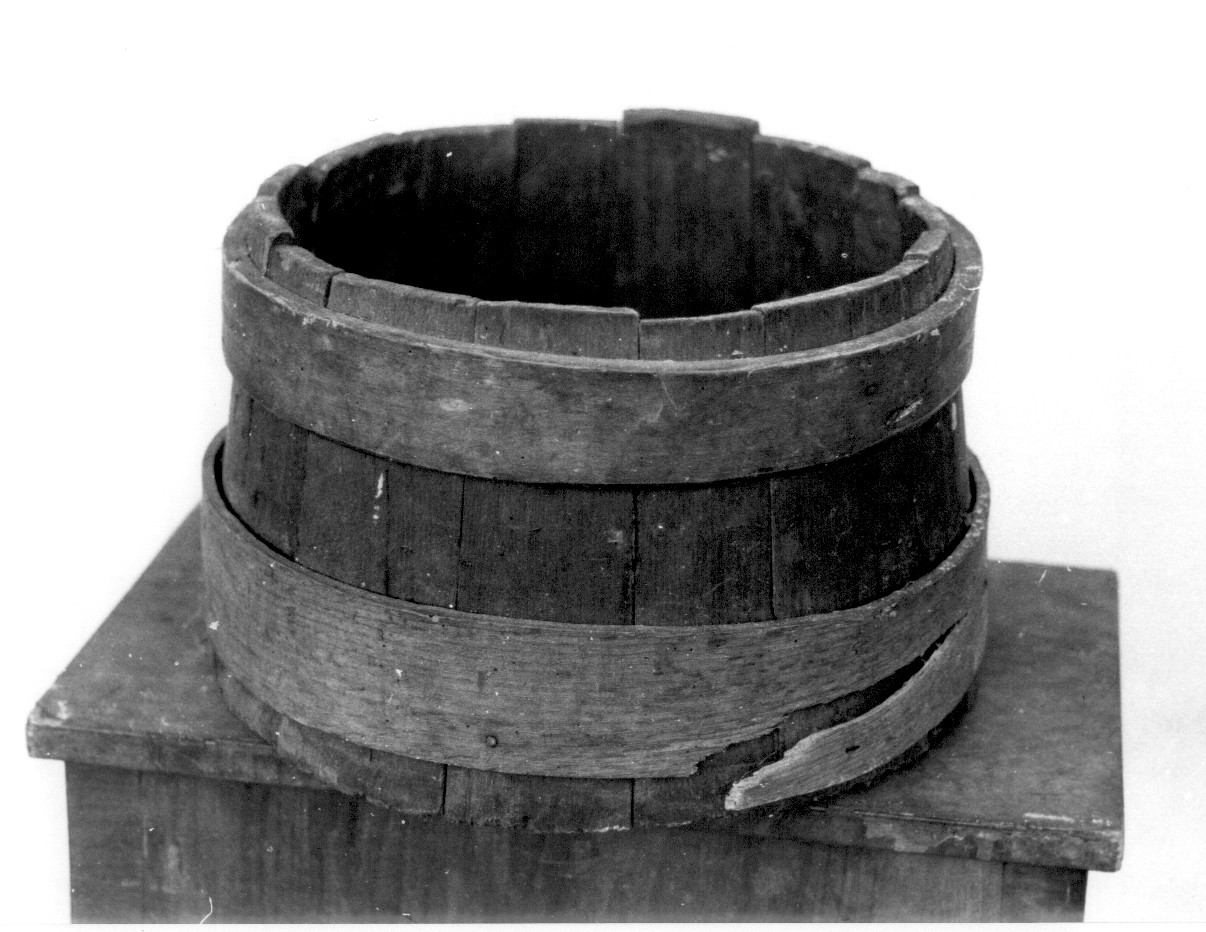 contenitore in legno per "misurare" le quantità di cereali (contenitore) - ambito abruzzese (sec. XIX)