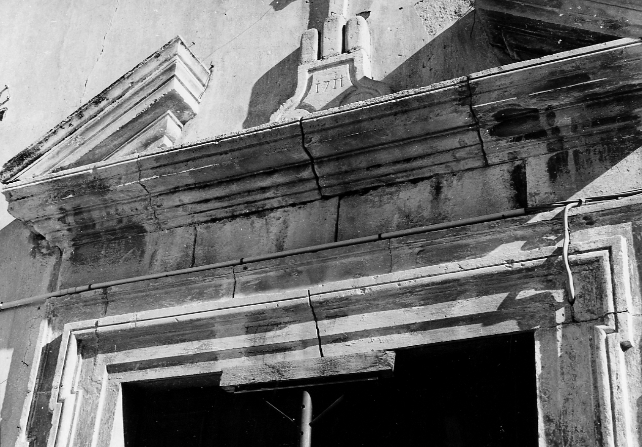 mostra di portale, opera isolata - bottega Italia centrale (sec. XVIII)