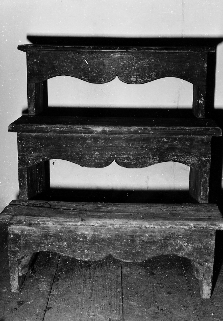 scaletta, opera isolata - bottega Italia centrale (sec. XX)