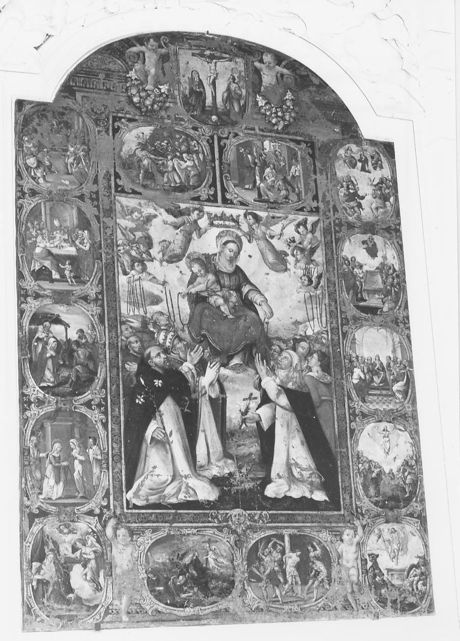 Madonna del Rosario con San Domenico e Santa Caterina da Siena e misteri del rosario, Madonna del Rosario con San Domenico e Santa Caterina, santi e misteri del rosario (dipinto, opera isolata) - ambito Italia centrale (sec. XVI)