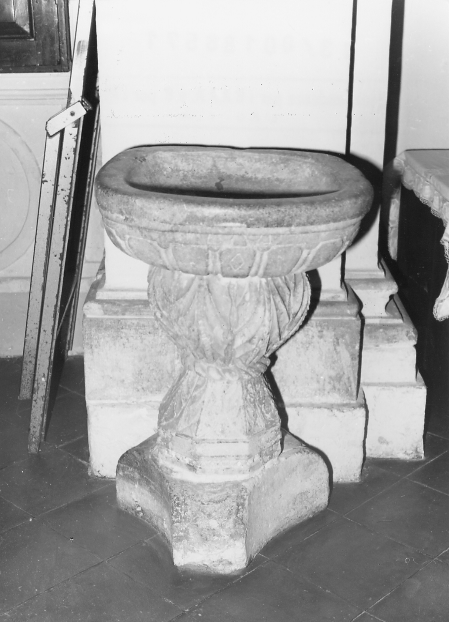 acquasantiera - a fusto, opera isolata - bottega Italia centrale (sec. XVII)