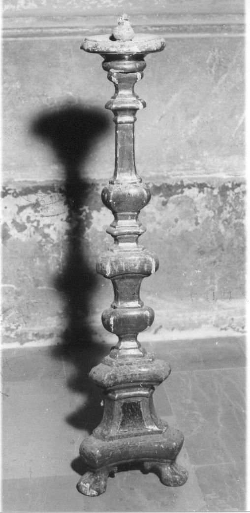 candeliere, opera isolata - bottega Italia centrale (sec. XVIII)