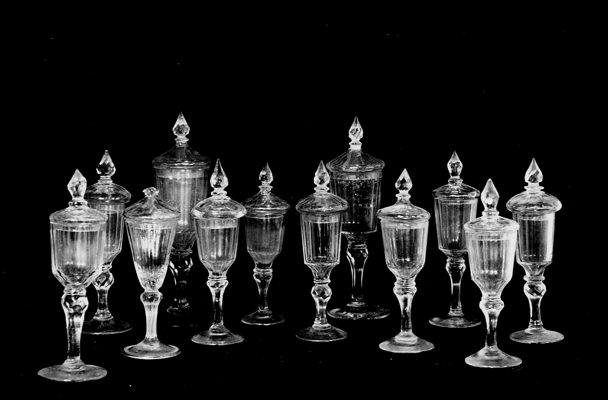 vaso da farmacia, serie - manifattura muranese (sec. XVIII)