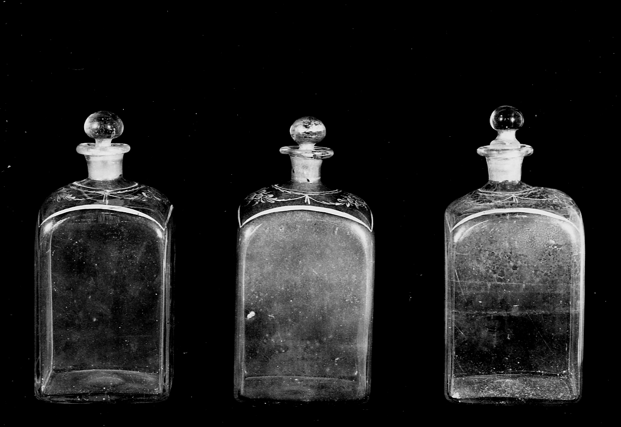 bottiglia, serie - manifattura muranese (sec. XVIII)