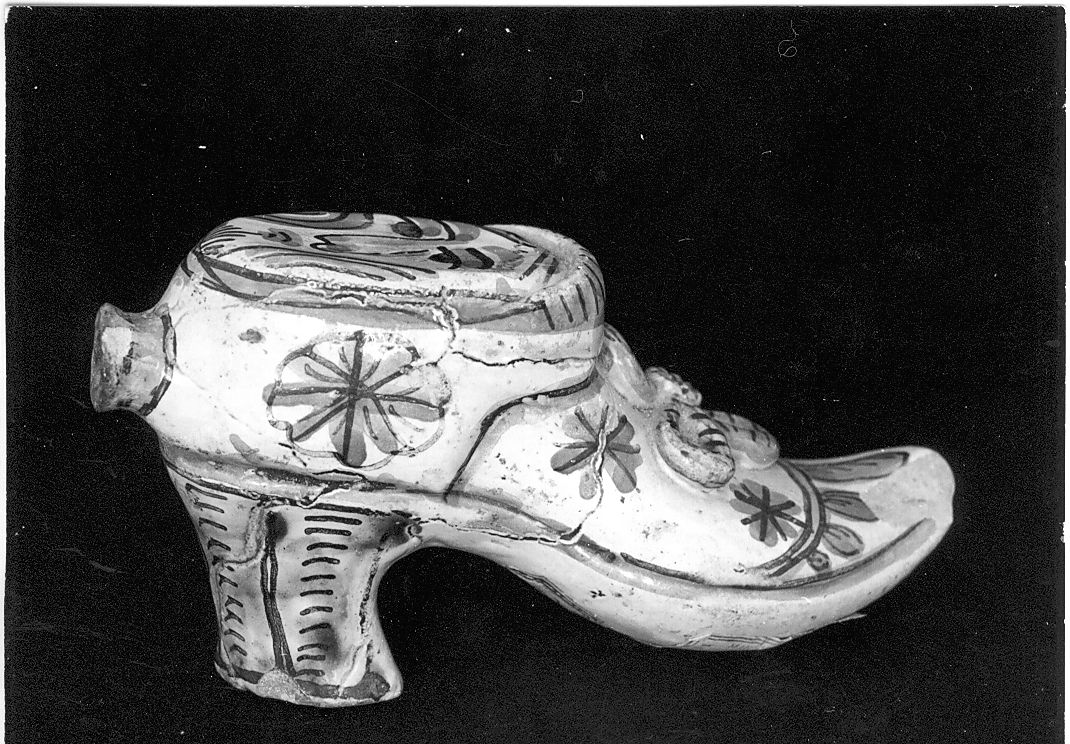scarpa (bottiglia) - manifattura castellana (sec. XVIII)