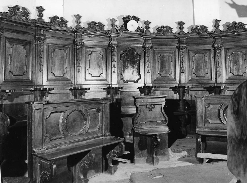 stalli del coro, opera isolata - bottega Italia centrale (sec. XVIII)
