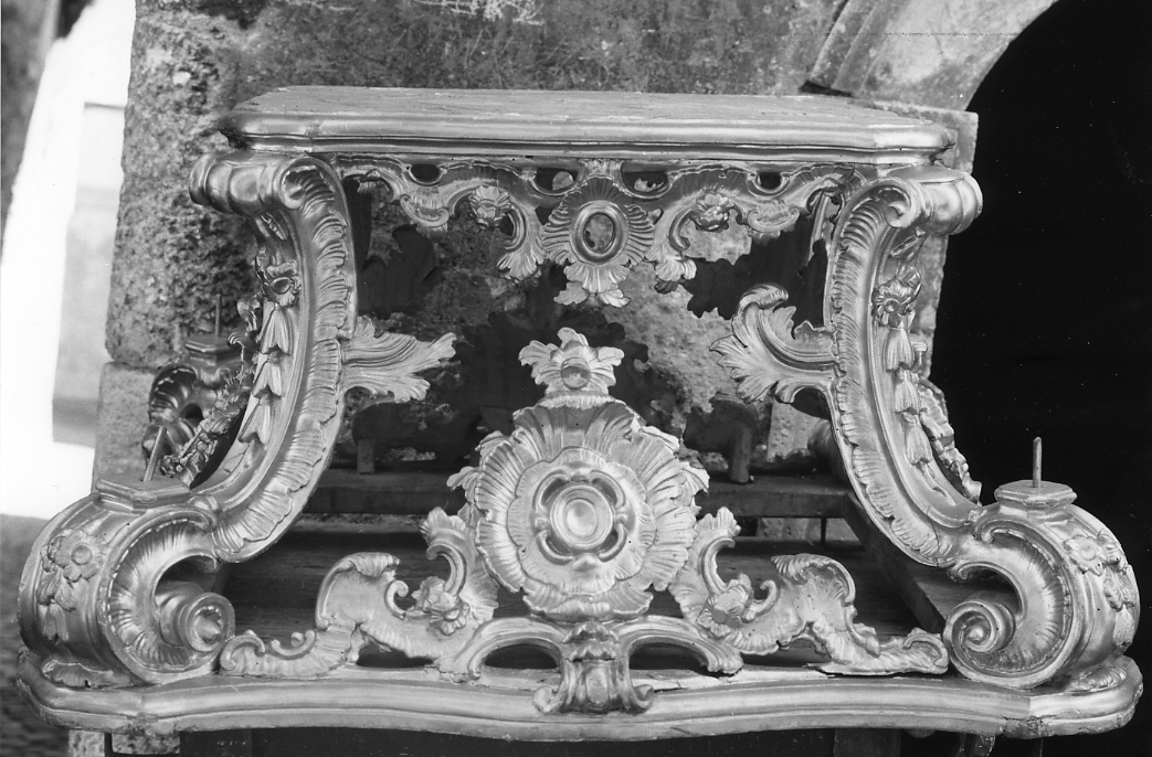 piedistallo di statua, opera isolata - bottega Italia centrale (sec. XVIII)