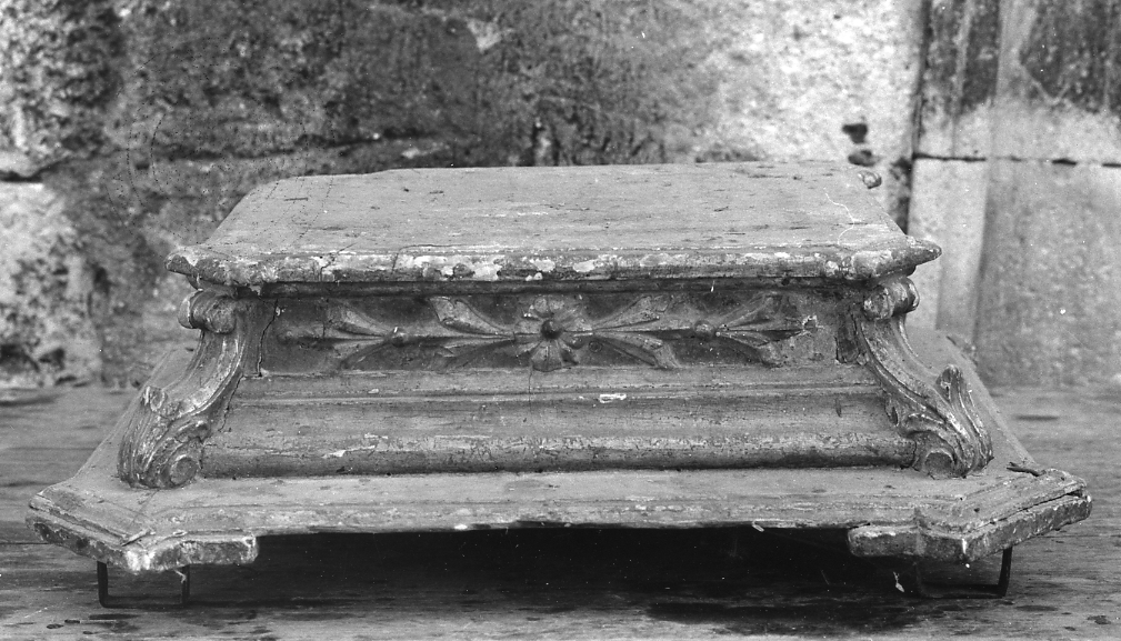 piedistallo di statua, opera isolata - bottega Italia centrale (sec. XIX)