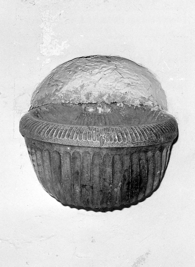 acquasantiera da parete, opera isolata - bottega Italia centrale (sec. XIX)