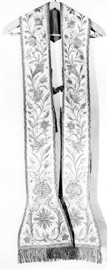 stola, opera isolata - manifattura abruzzese (secondo quarto sec. XIX)