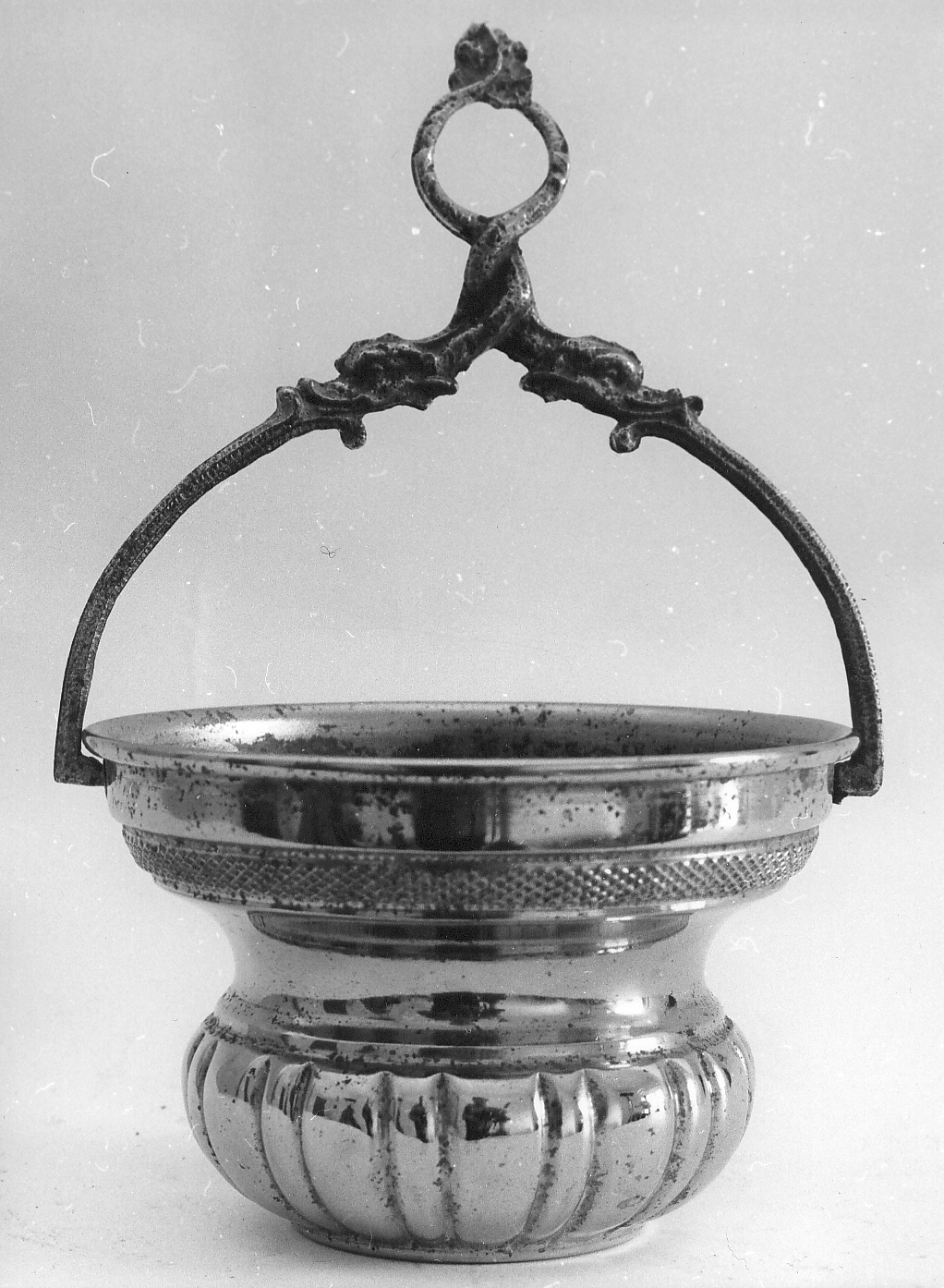 secchiello, elemento d'insieme - bottega Italia centrale (sec. XX)