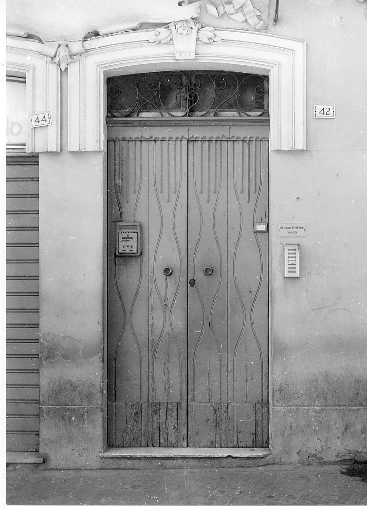 portale, serie - bottega Italia centrale (secc. XIX/ XX)