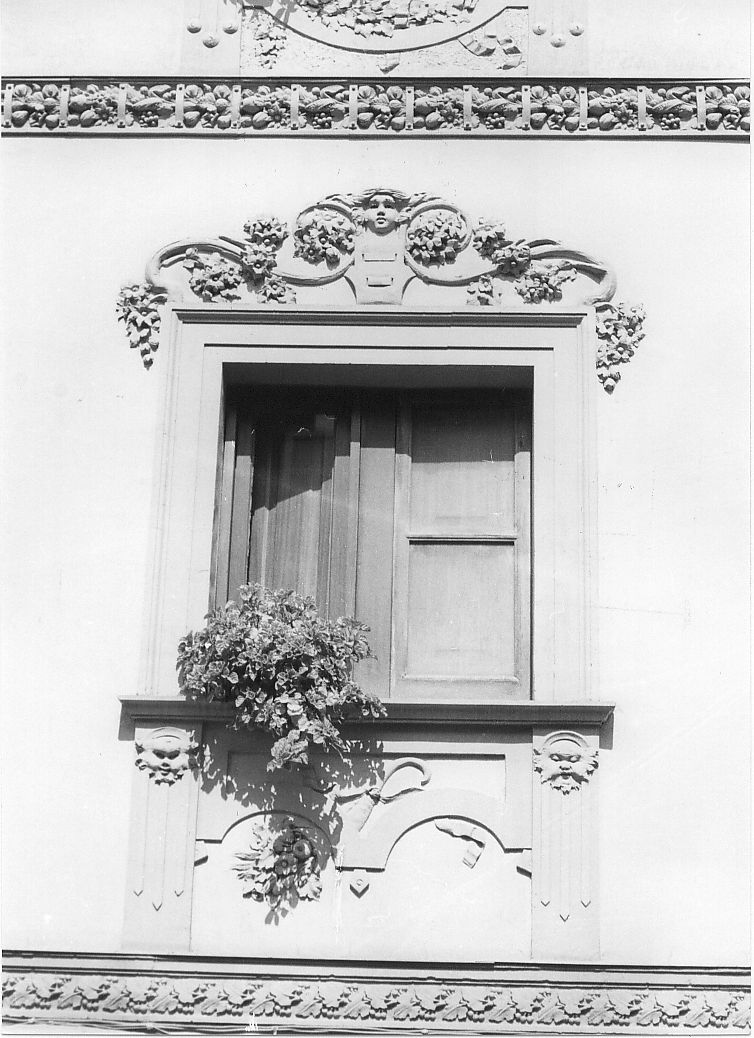 finestra, serie - bottega Italia centrale (fine/inizio secc. XIX/ XX)