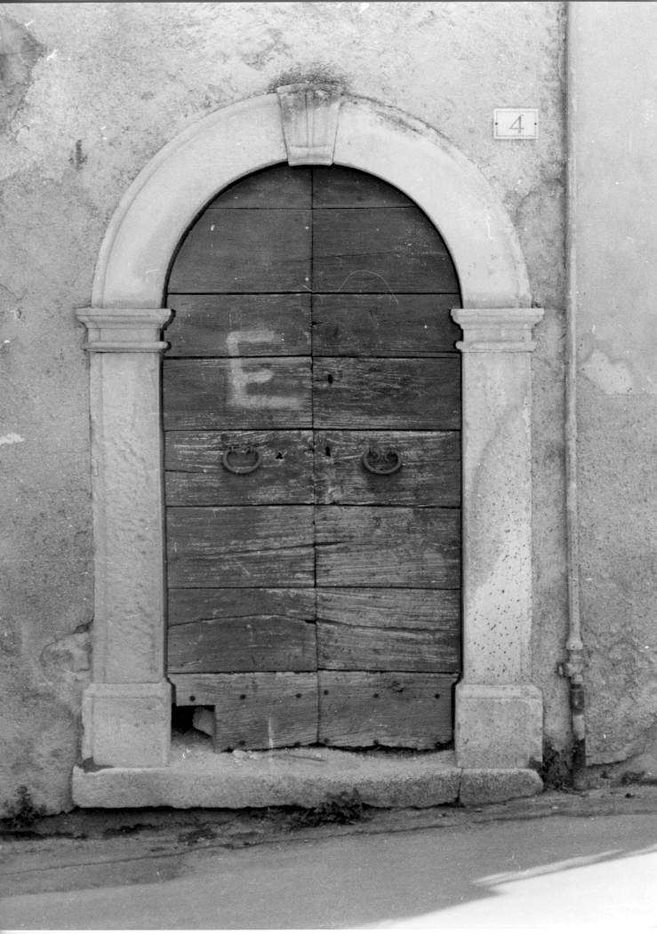 portale, opera isolata - bottega Italia centrale (fine/inizio secc. XIX/ XX)