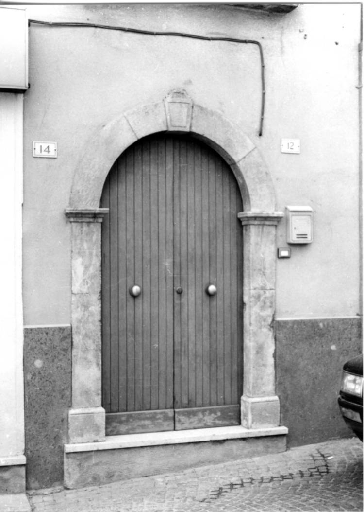 portale, opera isolata - bottega Italia centrale (fine/inizio secc. XIX/ XX)