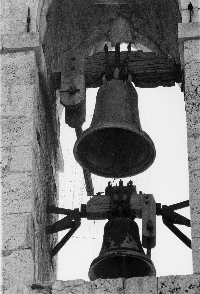 campana, insieme - manifattura italiana (sec. XVIII)