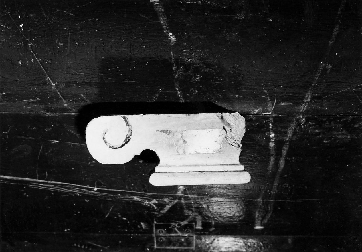 base per croce - ambito Italia centrale (sec. XVIII)