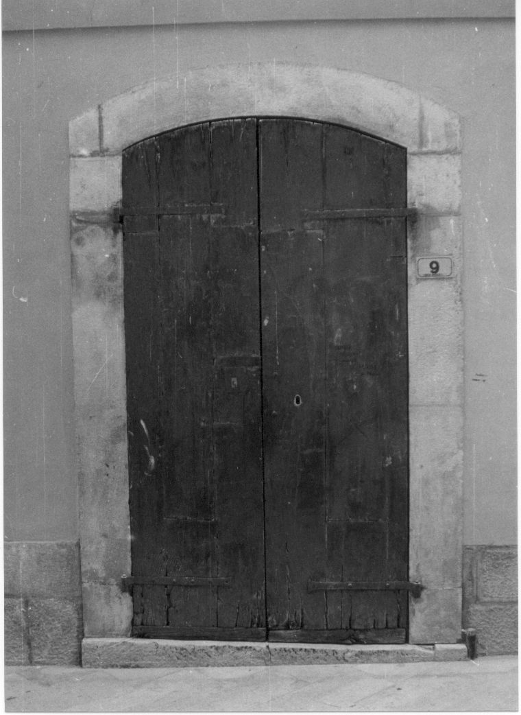 portale, elemento d'insieme - bottega Italia centrale (sec. XX)