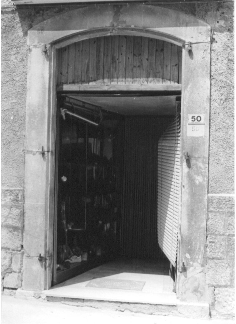 portale, serie - bottega Italia centrale (sec. XX)