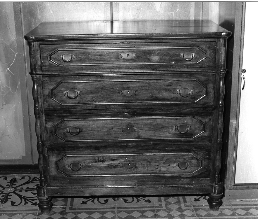 comò - bottega Italia centrale (sec. XIX)