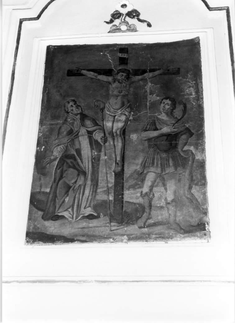 Cristo crocifisso con S. Vito e S. Vescovo (dipinto, opera isolata) - ambito India centrale (sec. XVI)