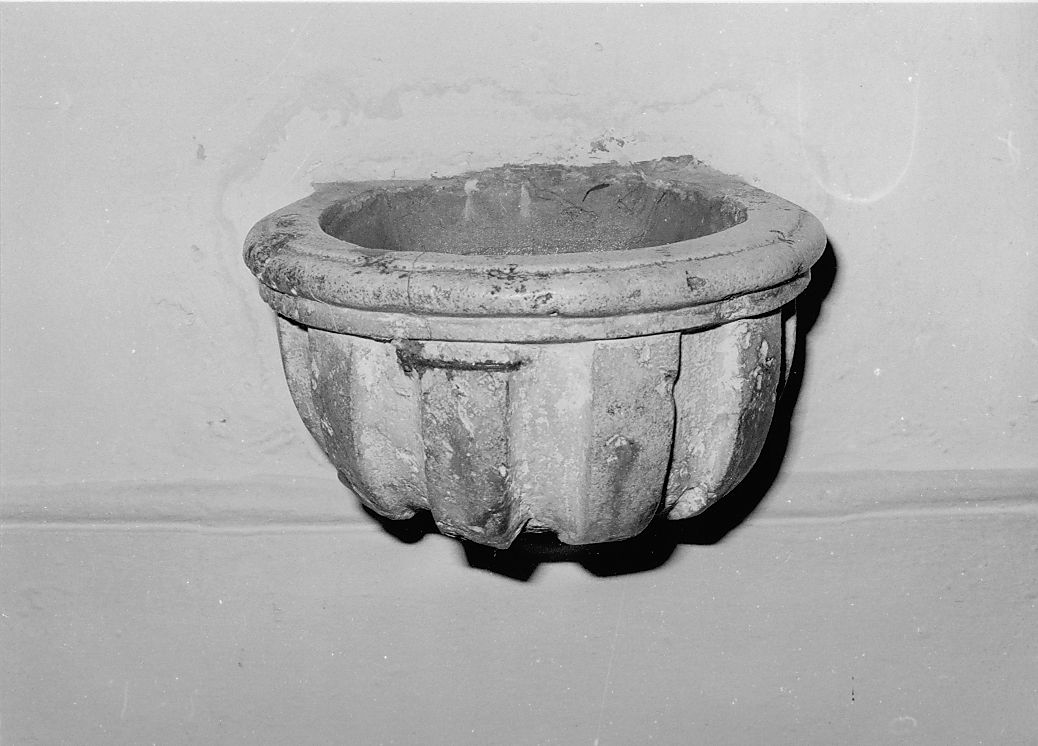 acquasantiera, serie - ambito Italia centrale (sec. XVII)