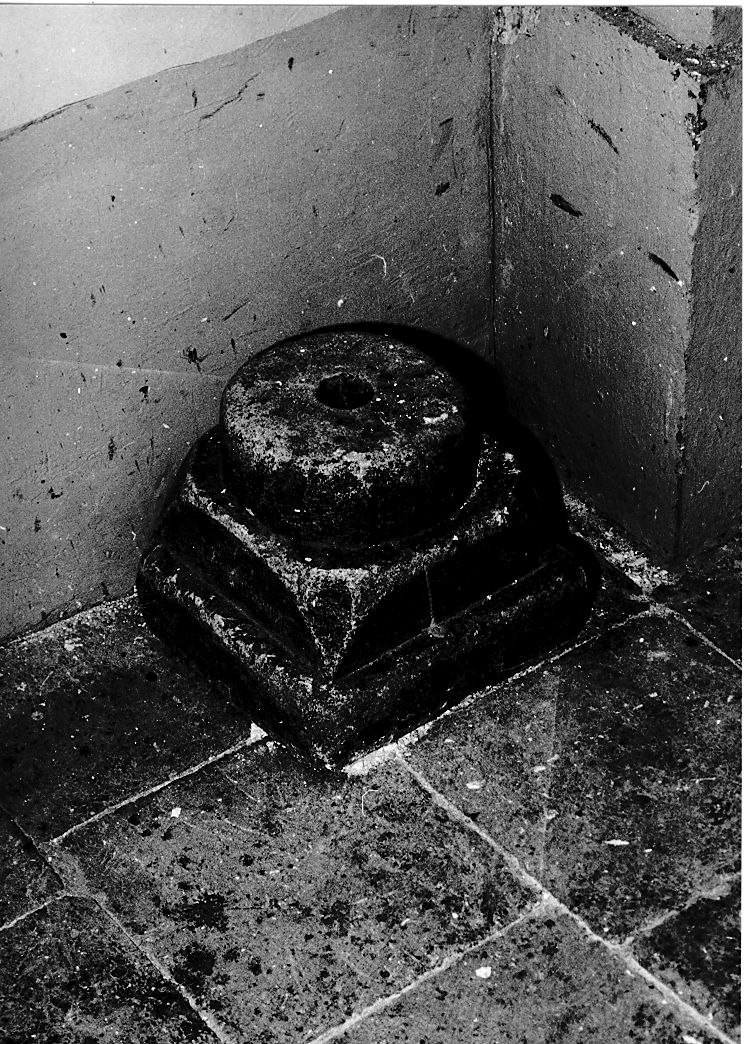 base per croce - ambito Italia centrale (sec. XVII)