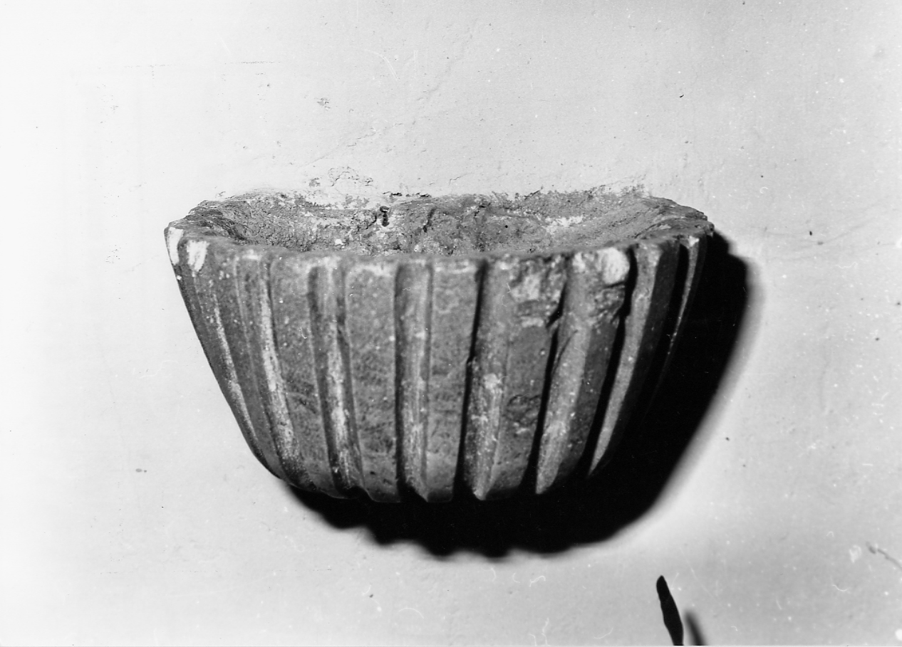 acquasantiera da parete - ambito Italia centrale (sec. XIX)