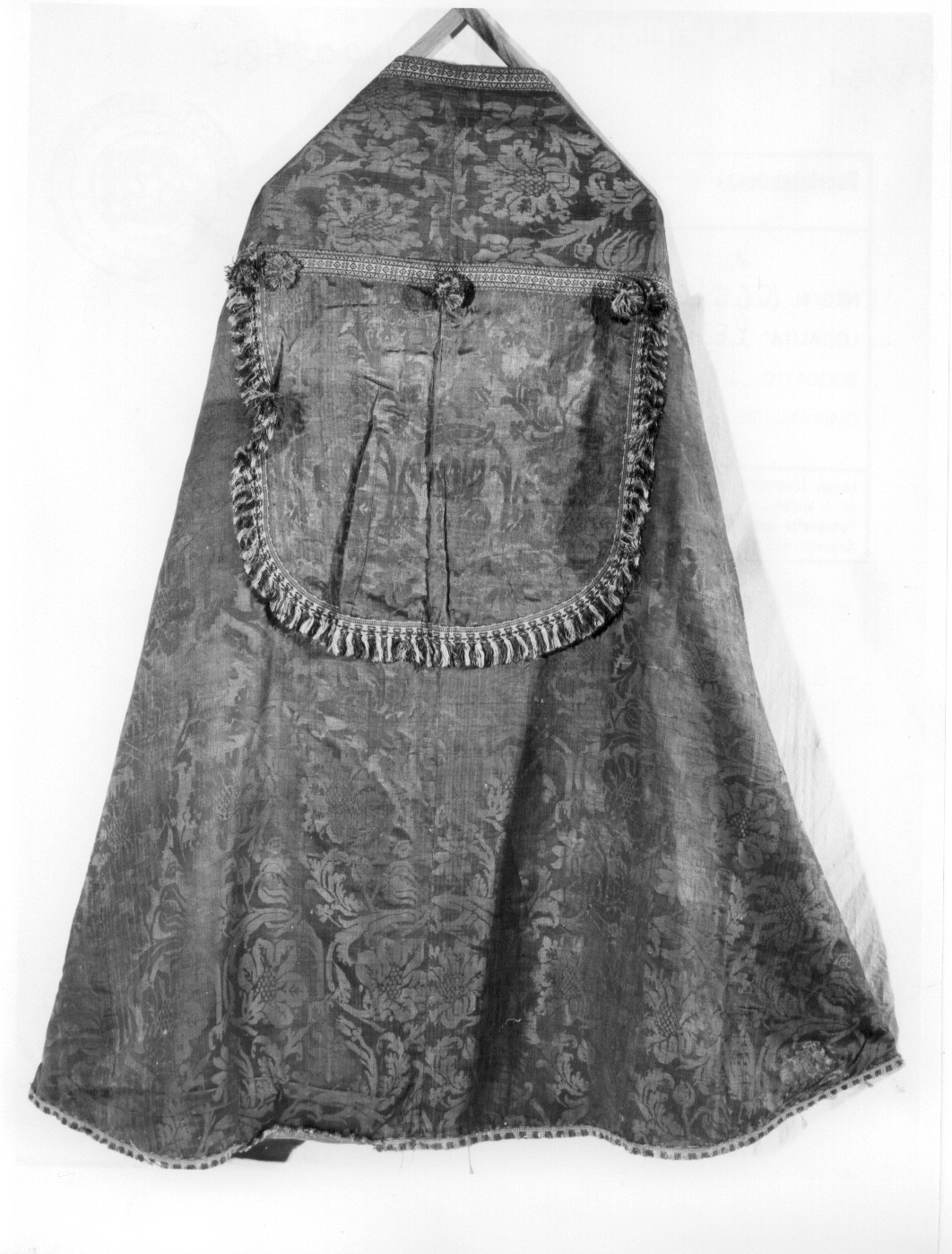 piviale, opera isolata - manifattura italiana (terzo quarto sec. XVII)