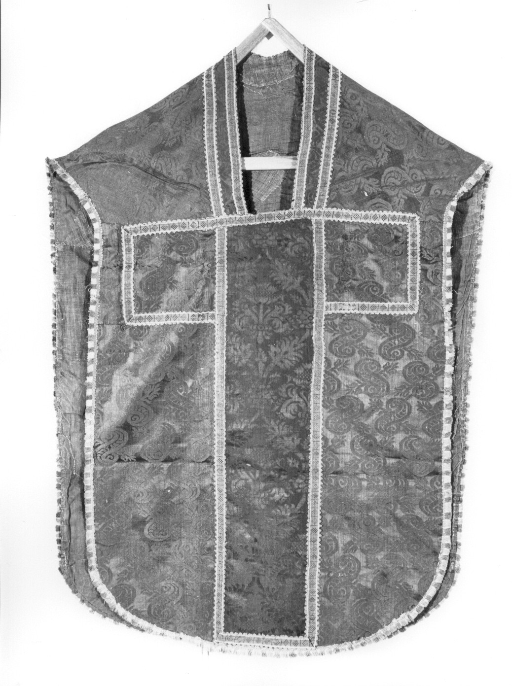 tre pianete e tre stole (paramento liturgico, insieme) - manifattura italiana (secondo quarto sec. XVII)