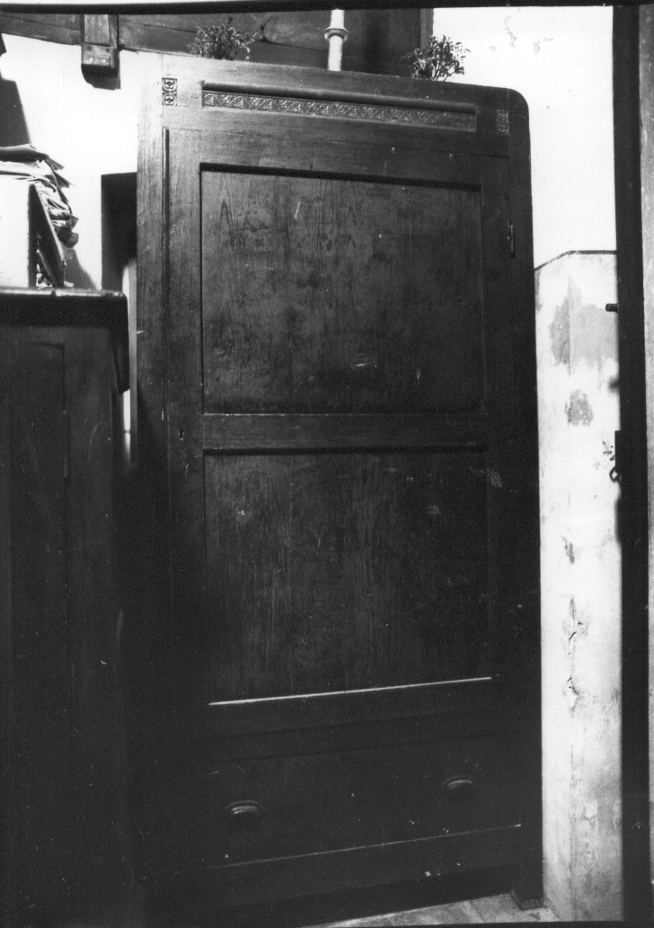 armadio, opera isolata - bottega abruzzese (fine sec. XIX)