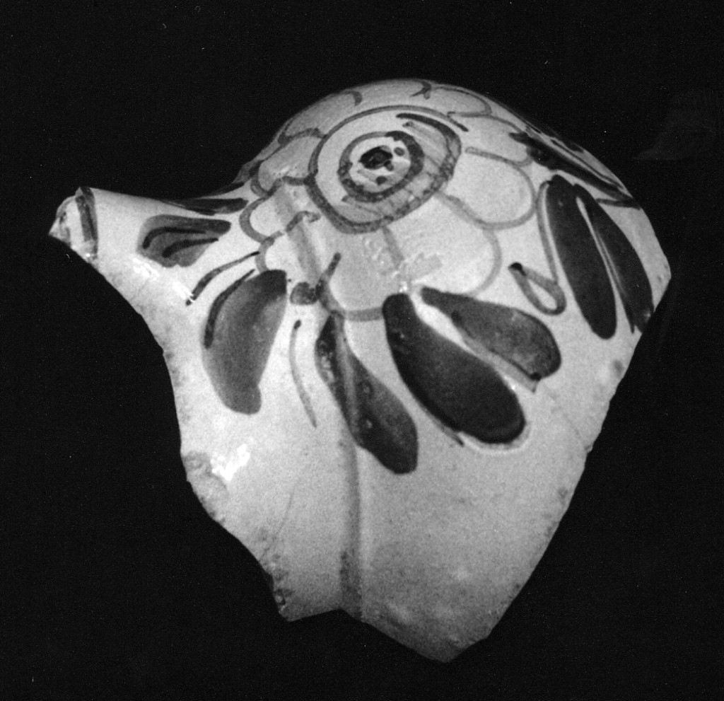 Motivo decorativo vegetale (parete di forma chiusa, frammento) - manifattura abruzzese (sec. XVIII)