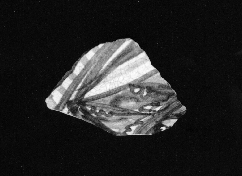 Motivo decorativo (parete di forma chiusa, frammento) - manifattura abruzzese (fine/inizio secc. XVI/ XVII)