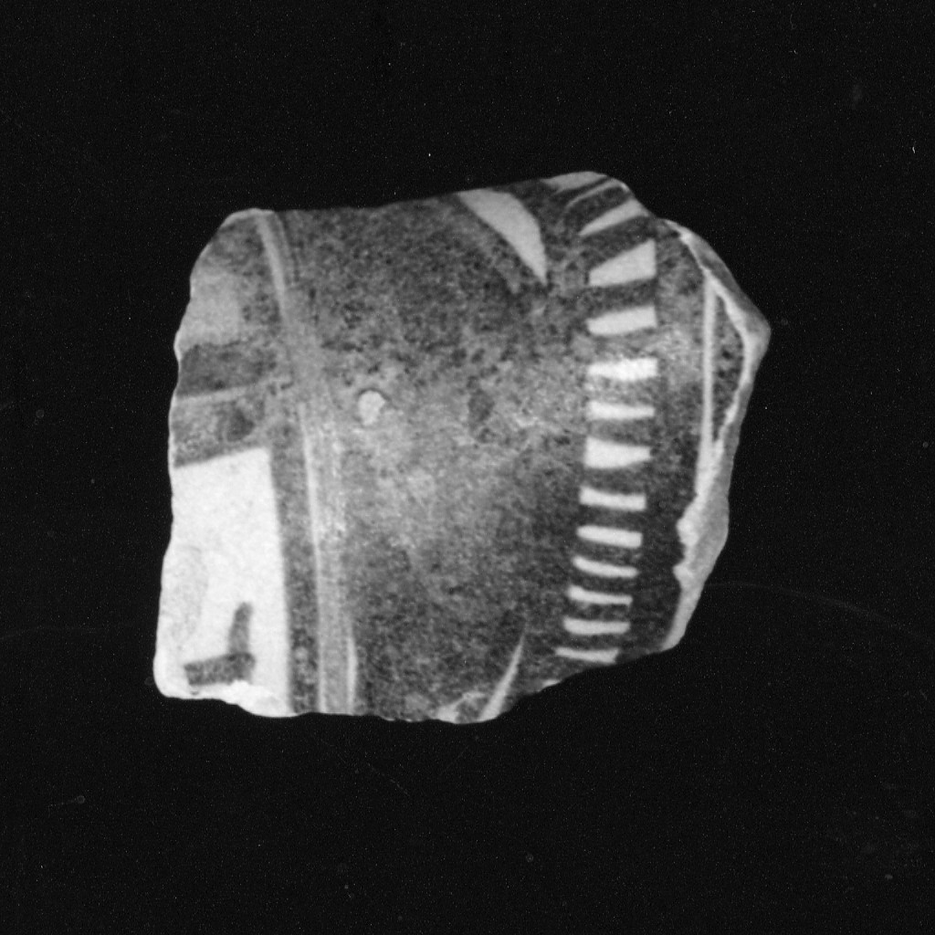 Motivi decorativi geometrici (collo di boccale, frammento) - manifattura abruzzese (sec. XVI)