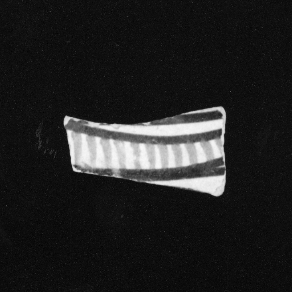 Motivi decorativi geometrici (parete di boccale, frammento) - manifattura abruzzese (sec. XVI)