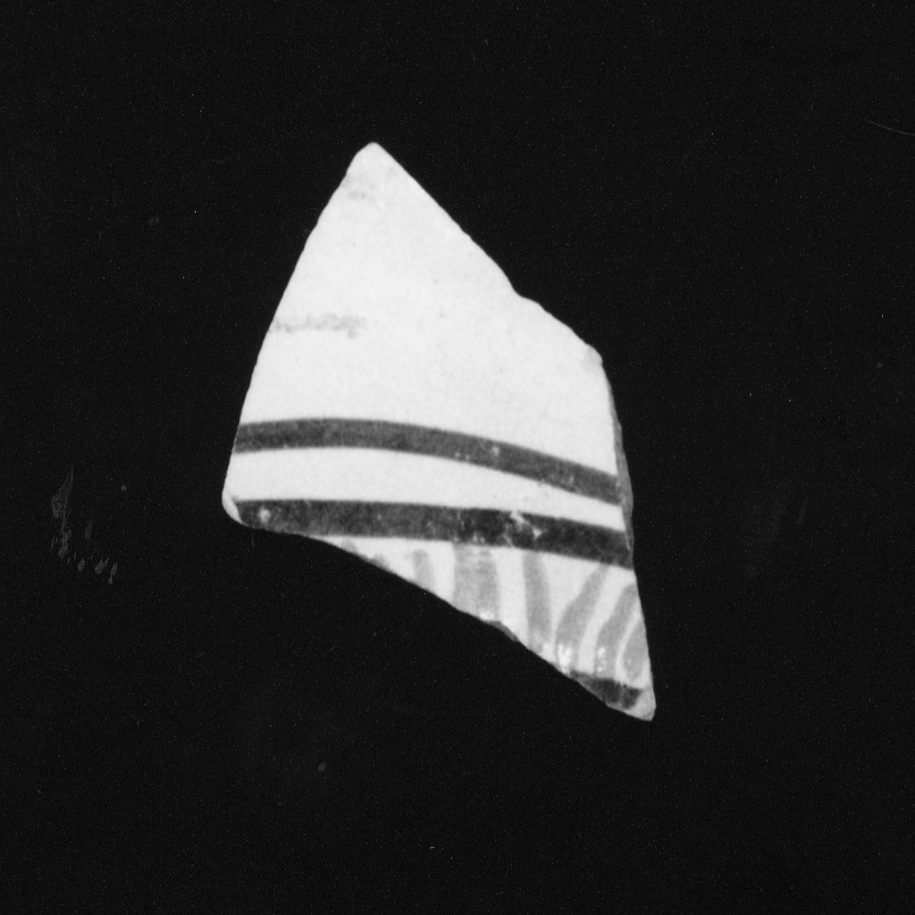 Motivo decorativo geometrico (parete di boccale, frammento) - manifattura abruzzese (sec. XVI)