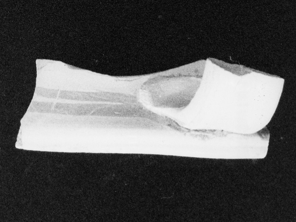 Motivo decorativo (orlo ed attacco d'ansa, frammento) - manifattura abruzzese (sec. XVIII)