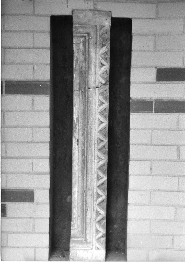 Motivi decorativi vegetali stilizzati (decorazione plastica, serie) - ambito Italia centrale (fine/inizio secc. XIII/ XIV)