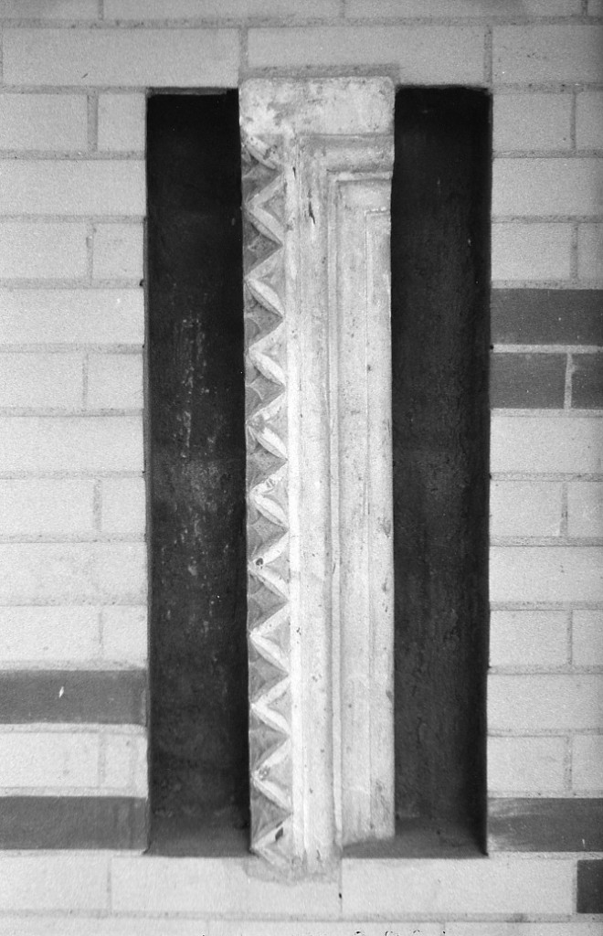 Motivi decorativi vegetali stilizzati (decorazione plastica, serie) - ambito Italia centrale (fine/inizio secc. XIII/ XIV)