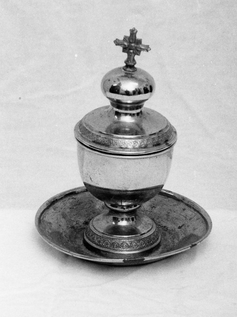 Croce greca; motivi decorativi vegetali stilizzati (pisside) - produzione abruzzese (inizio sec. XX)