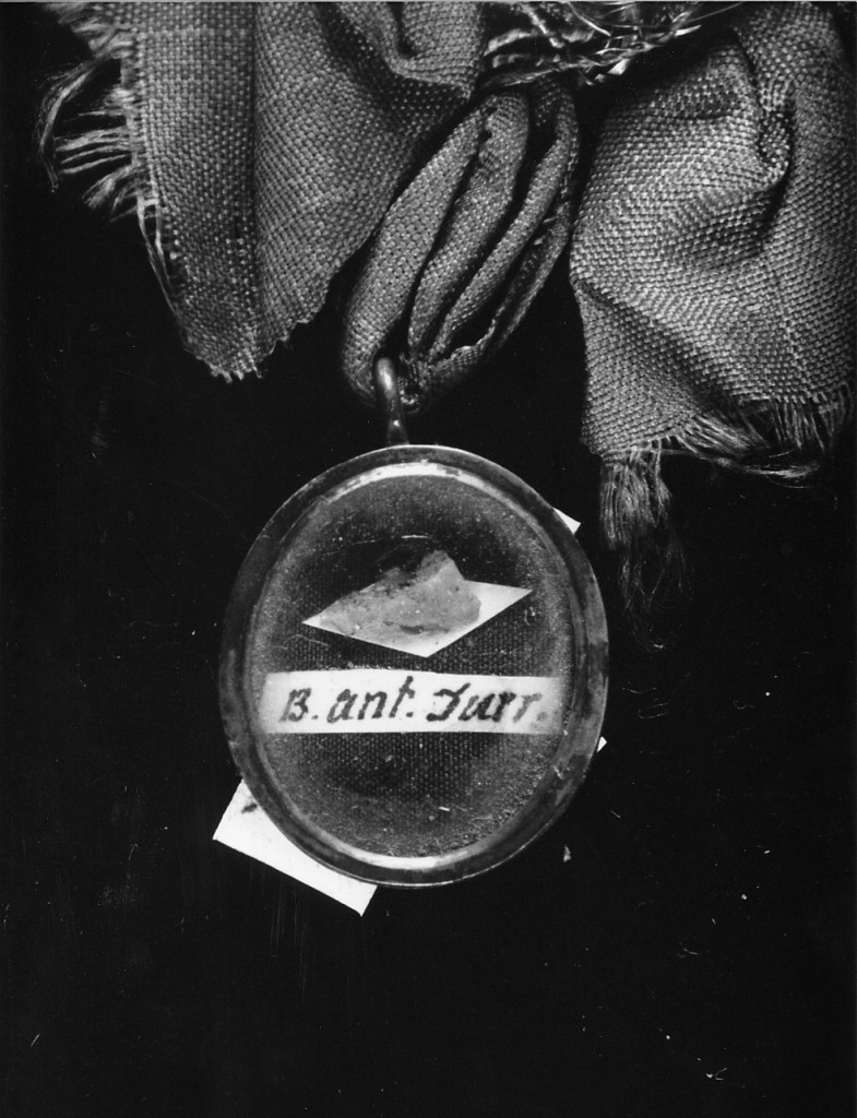 reliquiario a capsula - a pendente - produzione abruzzese (sec. XIX)