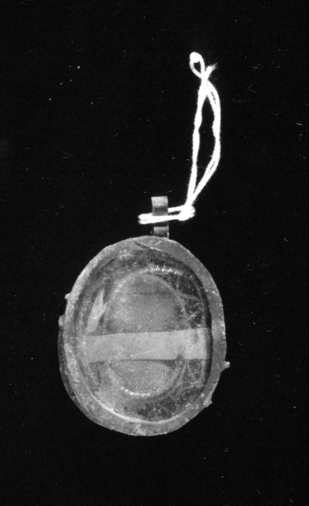 reliquiario a capsula - a pendente - produzione abruzzese (sec. XVIII)