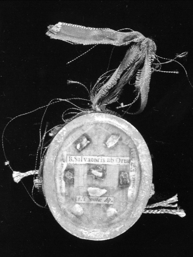reliquiario a capsula - a pendente - produzione Italia centro-meridionale (sec. XIX)