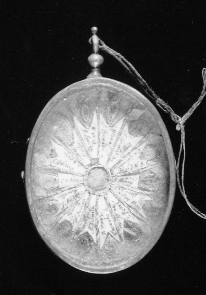 Motivo decorativo vegetale stilizzato (reliquiario a capsula - a pendente) - produzione Italia centro-meridionale (sec. XVIII)