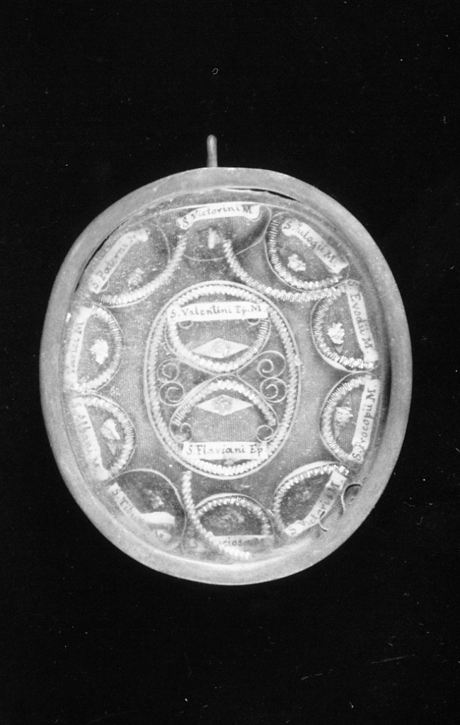 reliquiario a capsula - a pendente - produzione Italia centro-meridionale (sec. XVIII)