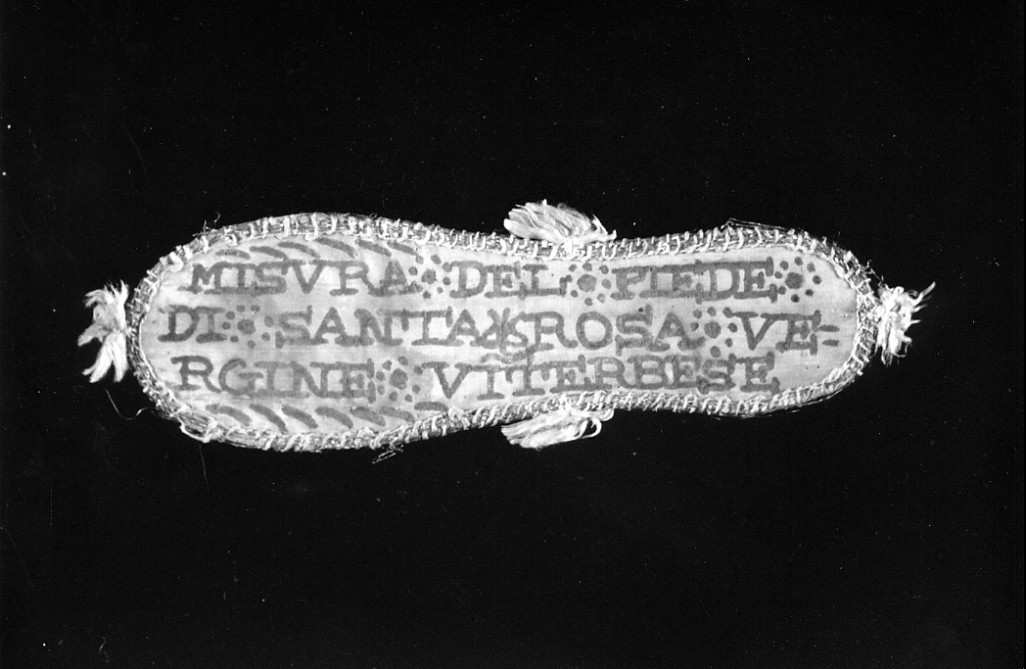 Fiori, foglie, farfalle (misura di piede) - ambito dell'Italia centrale (sec. XVIII)