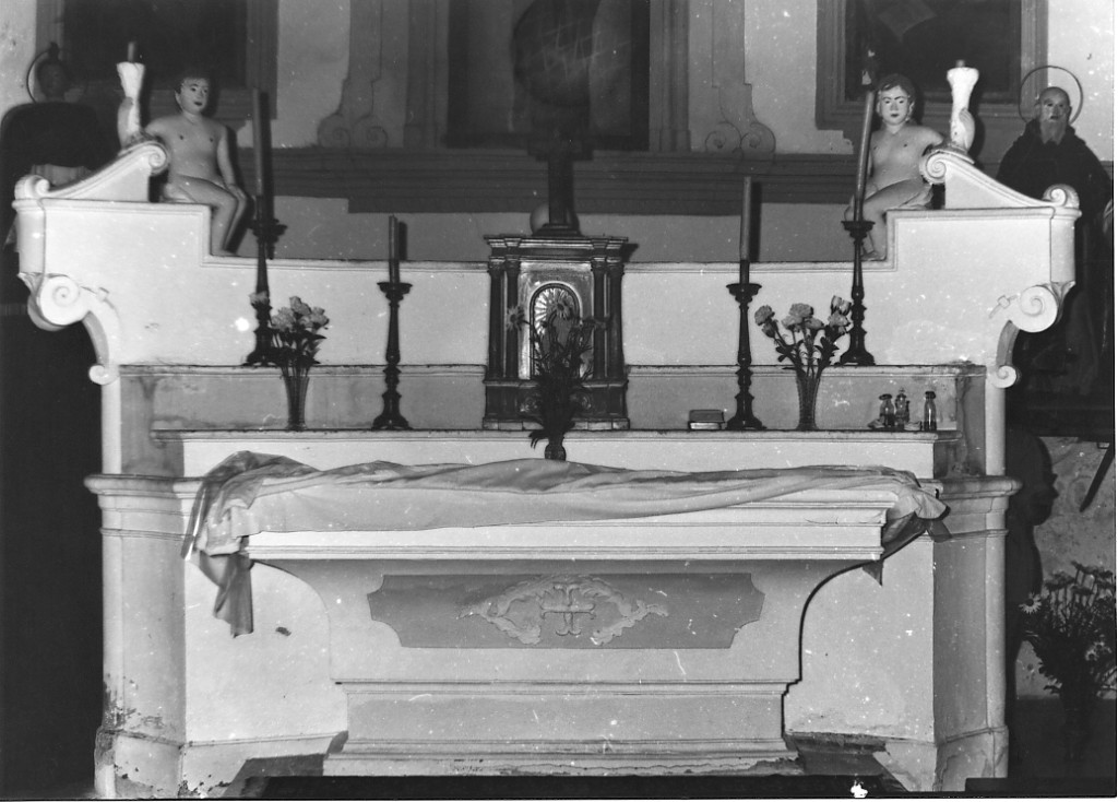 Croce, angeli reggicandelabro (altare maggiore) - ambito abruzzese (fine/inizio secc. XVIII/ XIX)