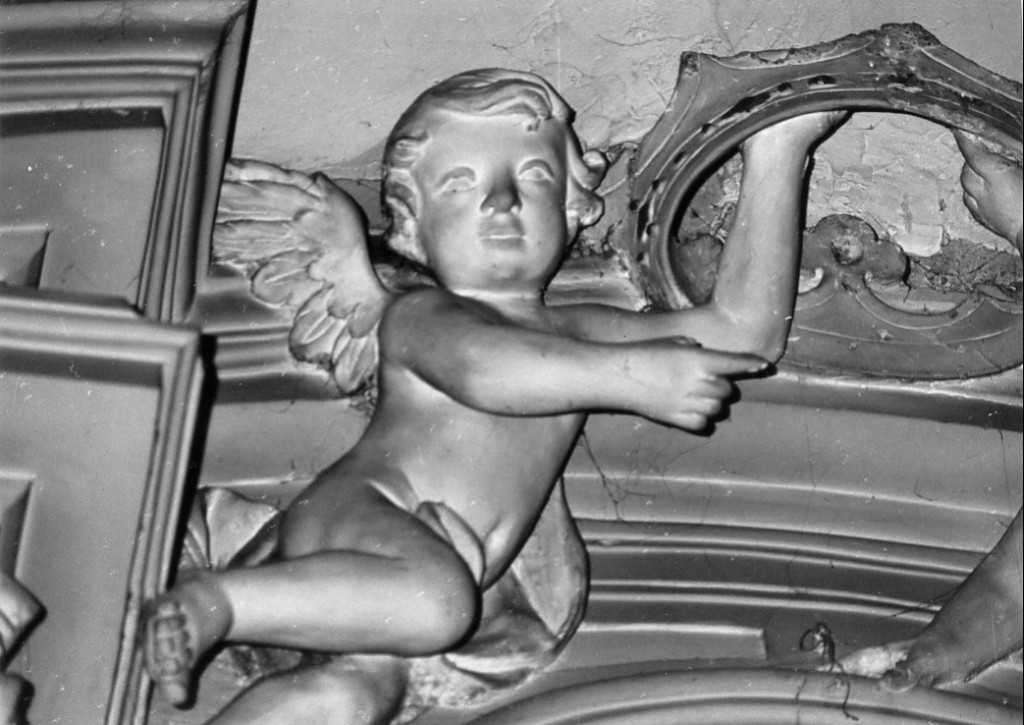 Angioletto reggicorona (scultura, serie) - ambito dell'Italia centrale (sec. XIX)