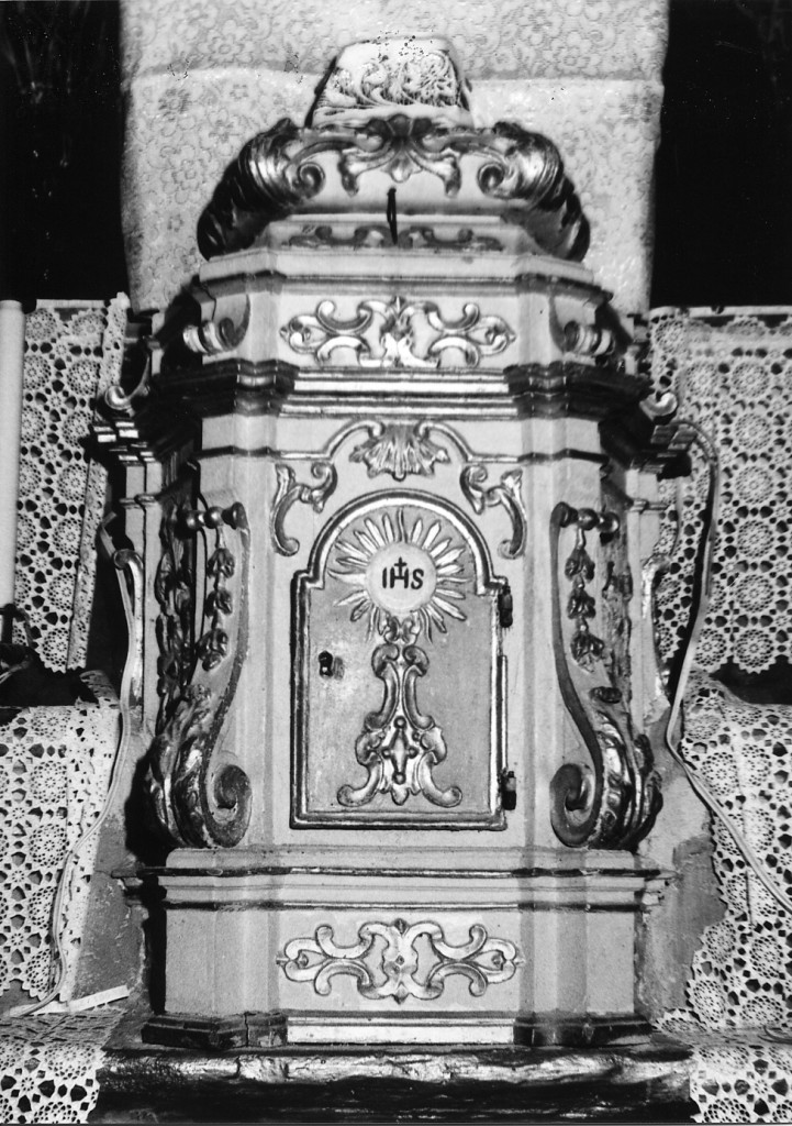 Motivi decorativi a candelabra e a volute (tabernacolo - a tempietto) - produzione abruzzese (prima metà sec. XVIII)
