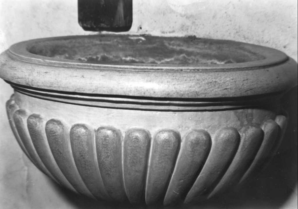 acquasantiera - produzione abruzzese (fine/inizio secc. XIX/ XX)
